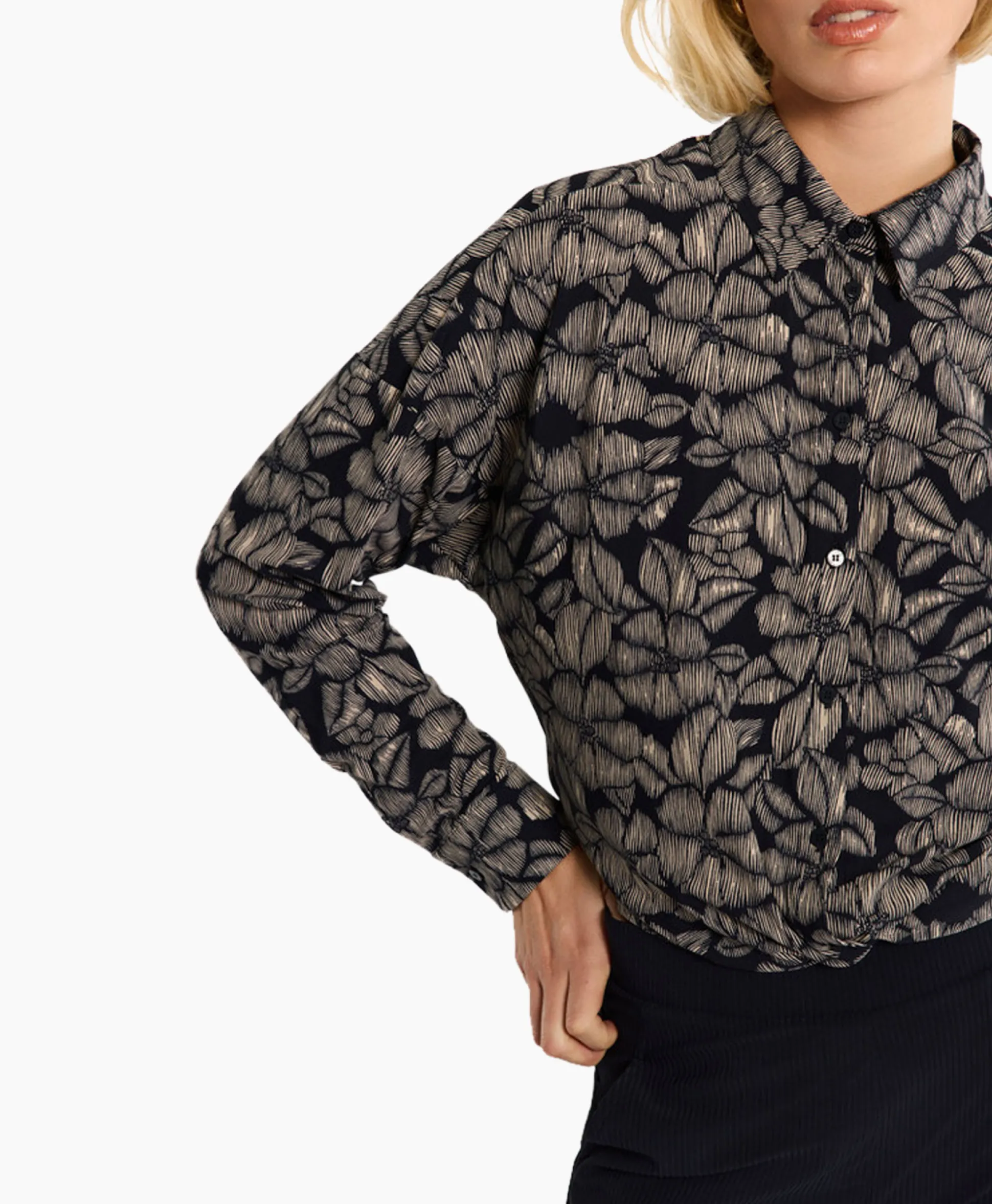 Best Sale Blouse Sanne Flower Zand Dames Blouses