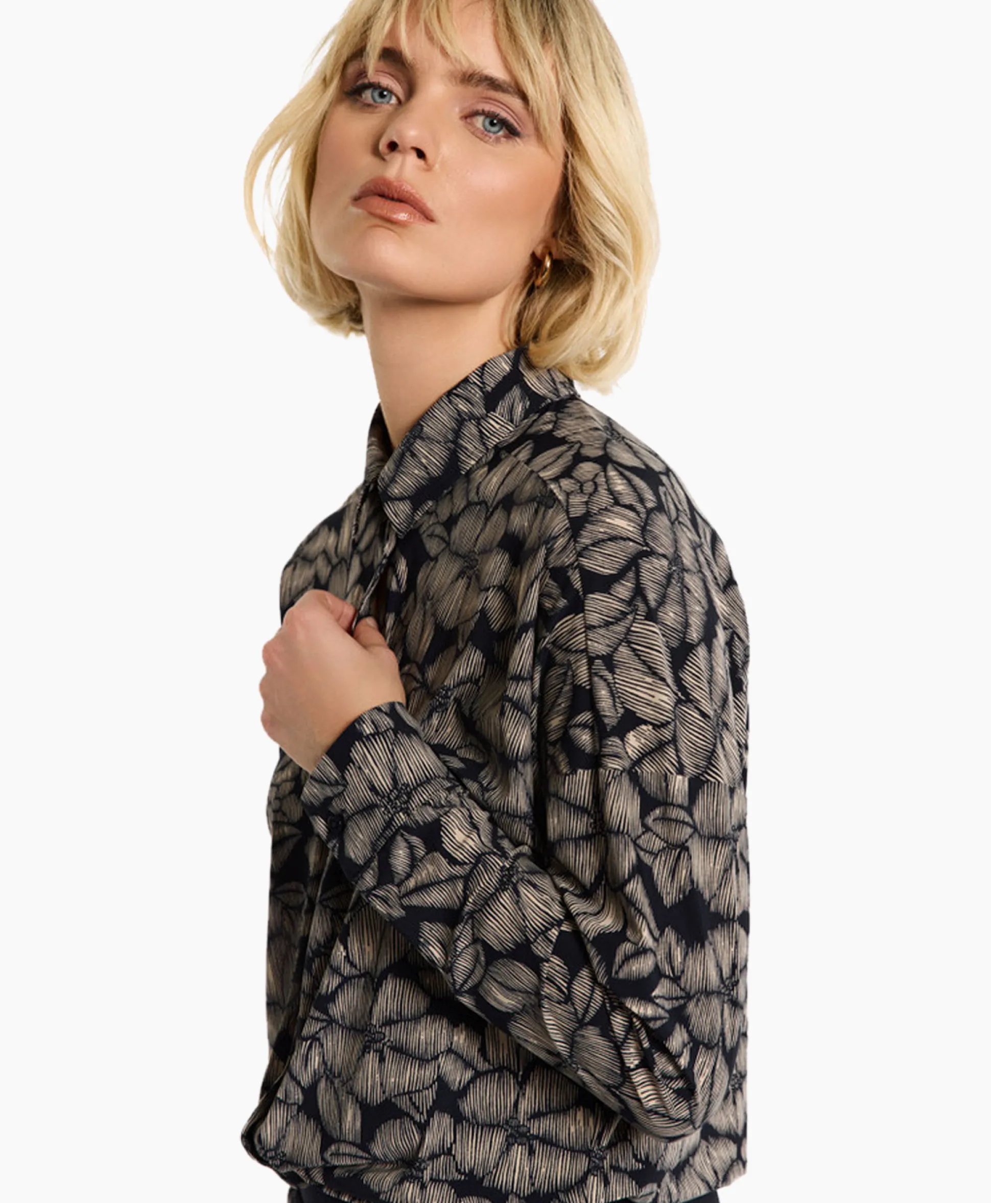 Best Sale Blouse Sanne Flower Zand Dames Blouses